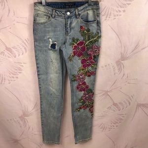Boston Proper Light Blue Skinny Jeans with Floral Embroidery Sz 0, Sz 2